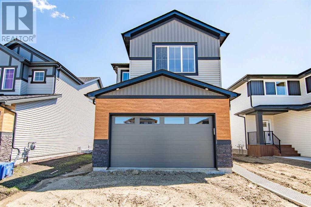 Single Family House for Sale in  Emmett Crescent Evergreen Red Deer 