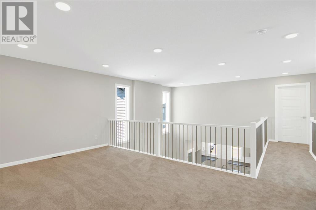 Single Family House for Sale in  Emmett Crescent Evergreen Red Deer 