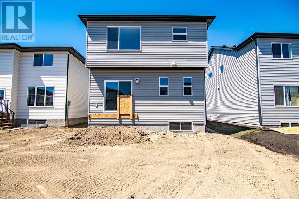 Single Family House for Sale in  Emmett Crescent Evergreen Red Deer 
