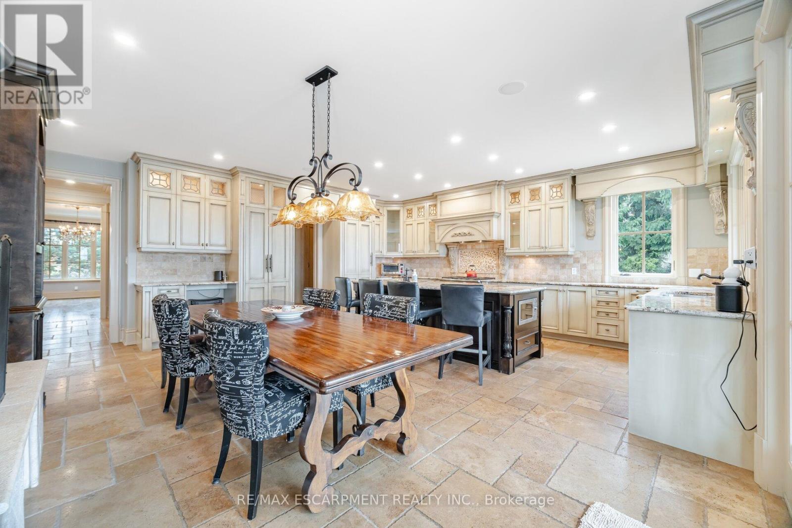 Photo 2 of 5545 Blezard Drive, Lincoln ON