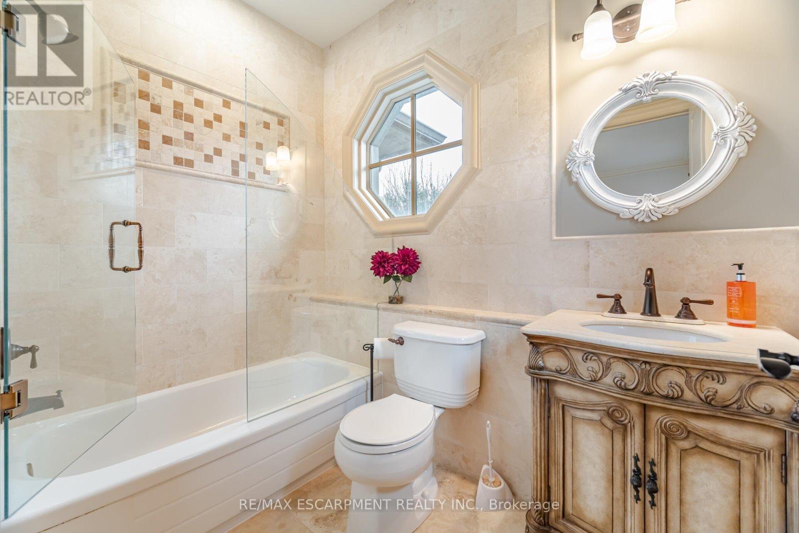 Photo 37 of 5545 Blezard Drive, Lincoln ON