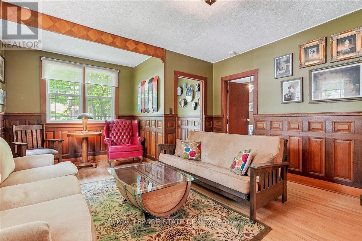 Photo 10 of 94 Centre Street, Niagaraonthelake ON