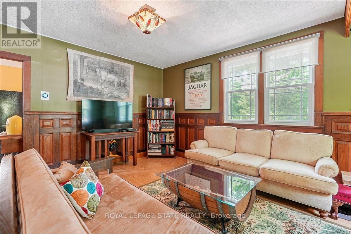 Photo 12 of 94 Centre Street, Niagaraonthelake ON
