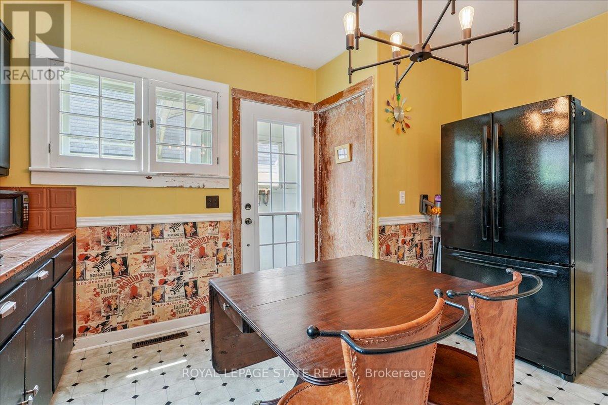 Photo 17 of 94 Centre Street, Niagaraonthelake ON