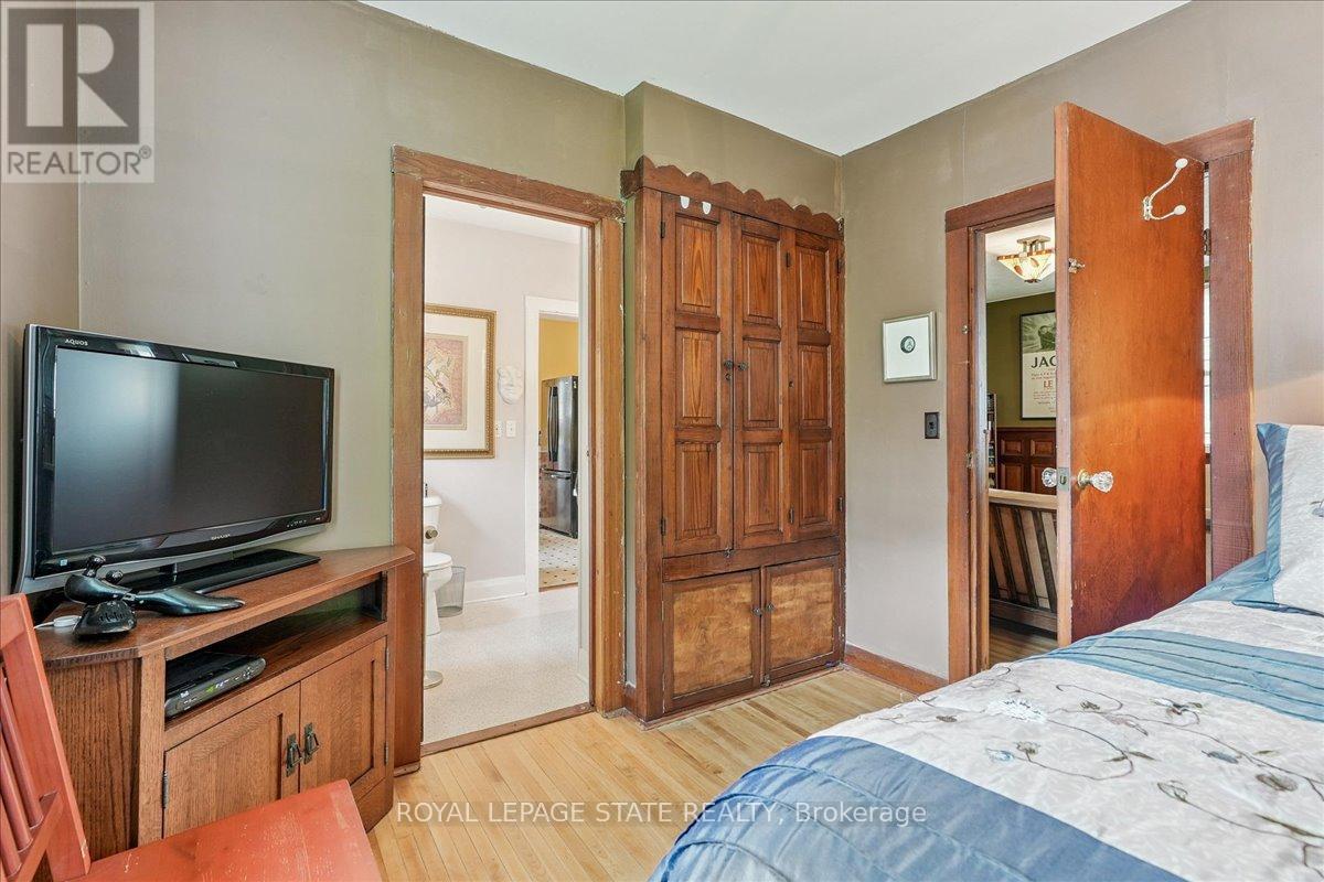 Photo 19 of 94 Centre Street, Niagaraonthelake ON