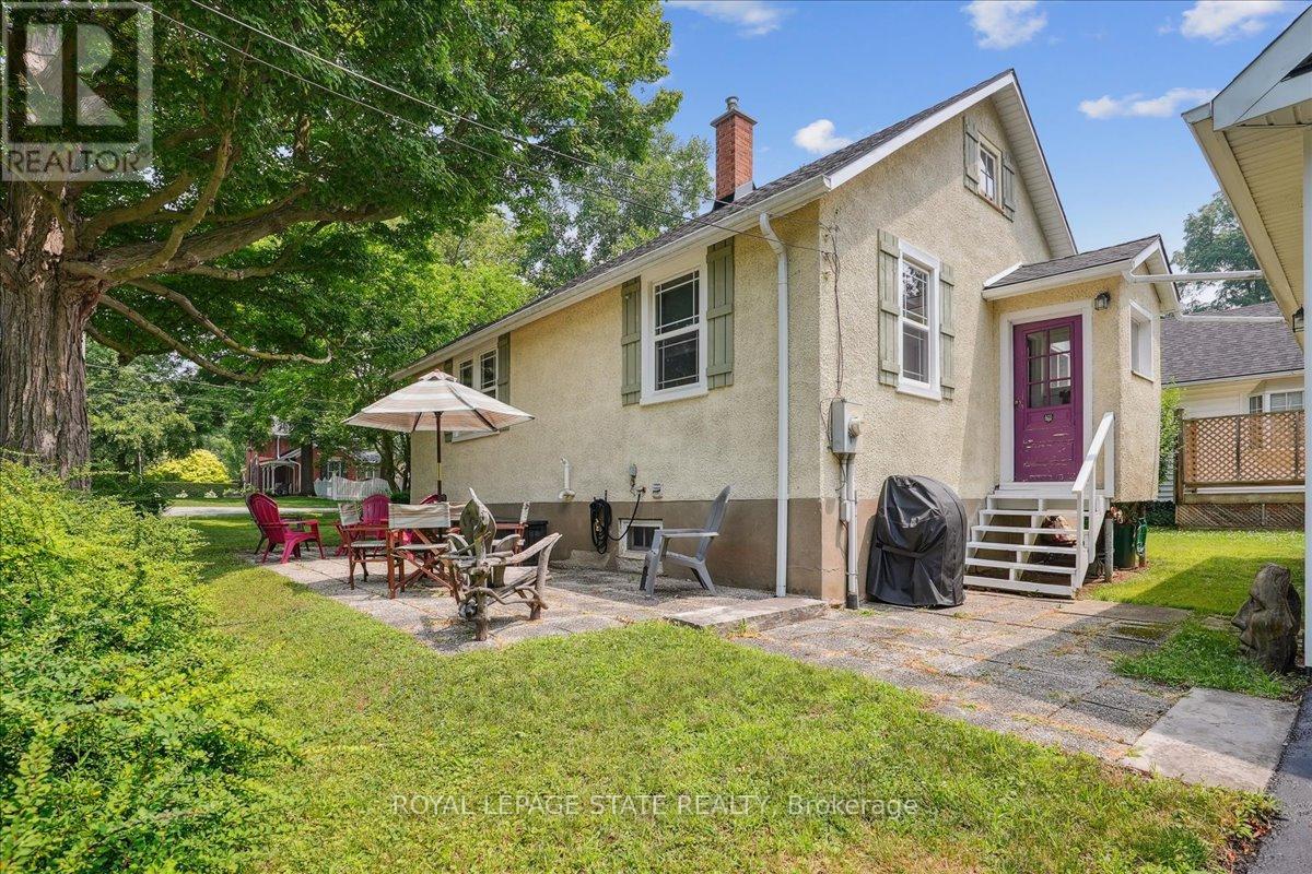 Photo 27 of 94 Centre Street, Niagaraonthelake ON