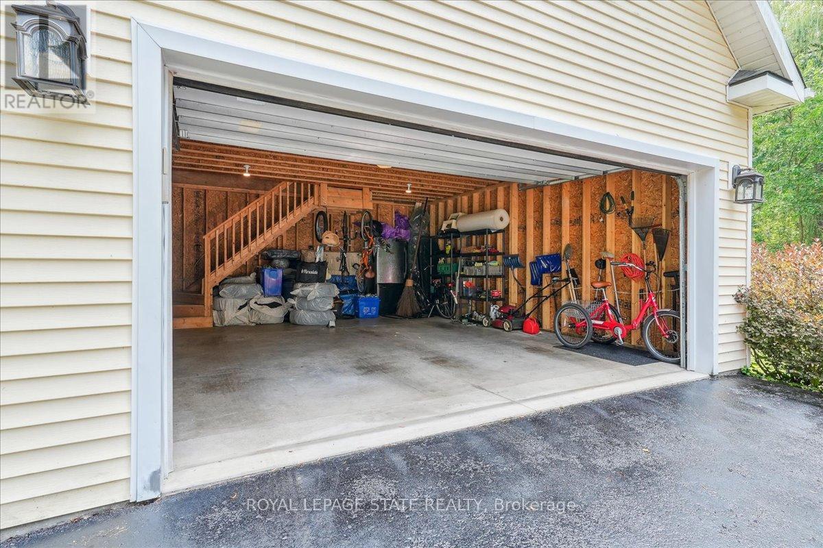 Photo 32 of 94 Centre Street, Niagaraonthelake ON