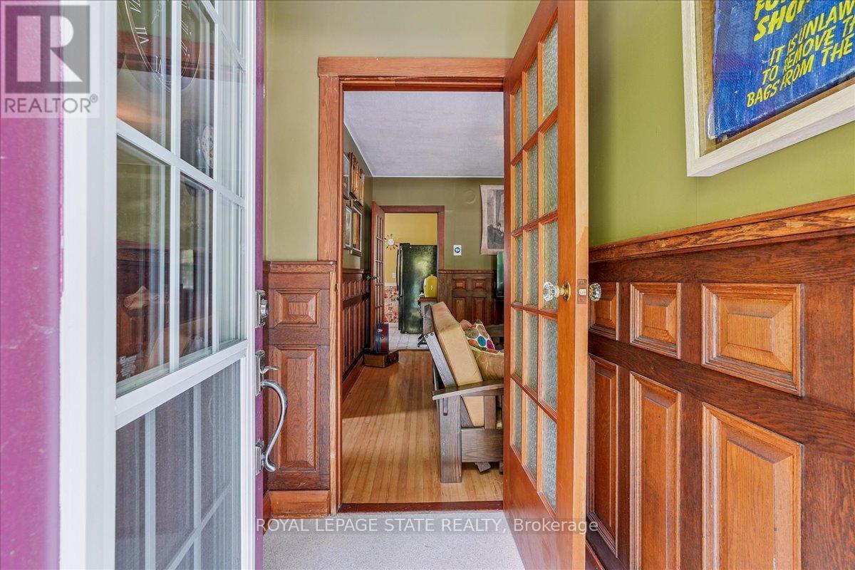 Photo 7 of 94 Centre Street, Niagaraonthelake ON