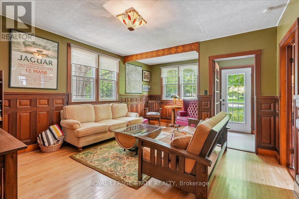 Photo 9 of 94 Centre Street, Niagaraonthelake ON