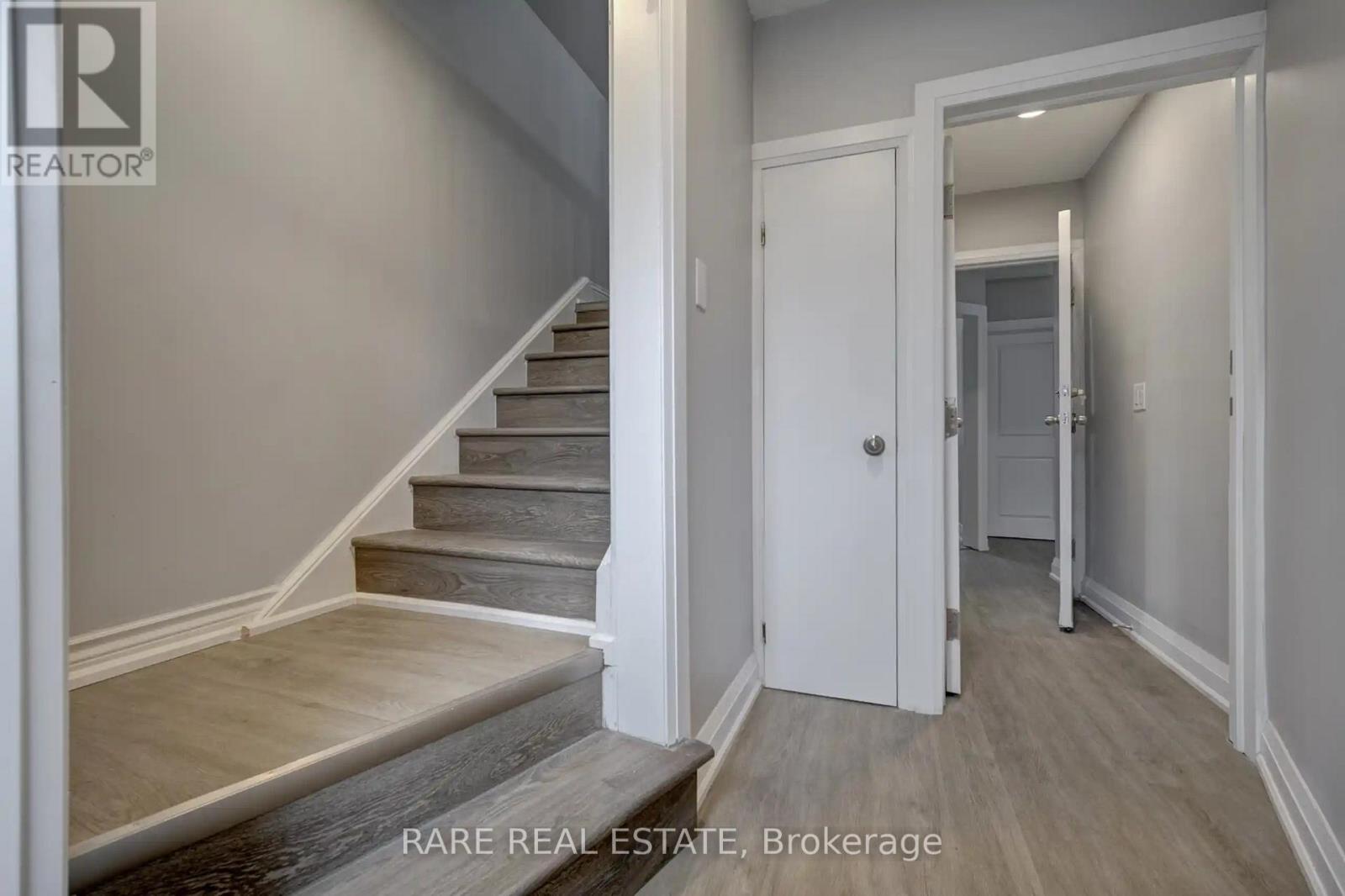 Photo 17 of 26 Fairleigh Avenue N, Hamilton ON