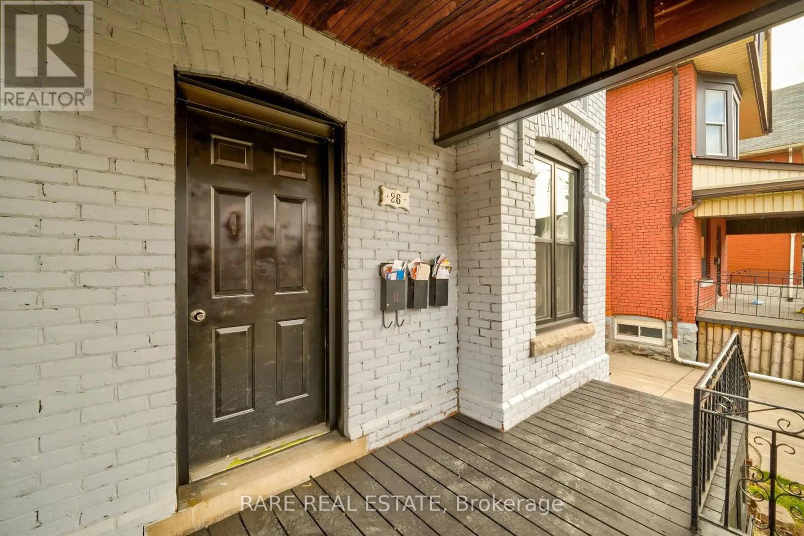 Photo 18 of 26 Fairleigh Avenue N, Hamilton ON