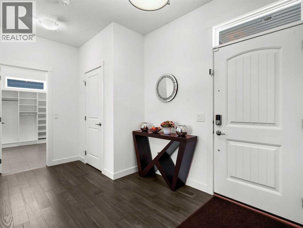 Photo 19 of 18 West Grove Mews Sw, Calgary AB