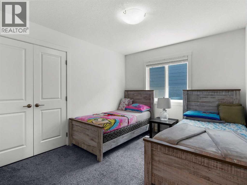 Photo 6 of 18 West Grove Mews Sw, Calgary AB
