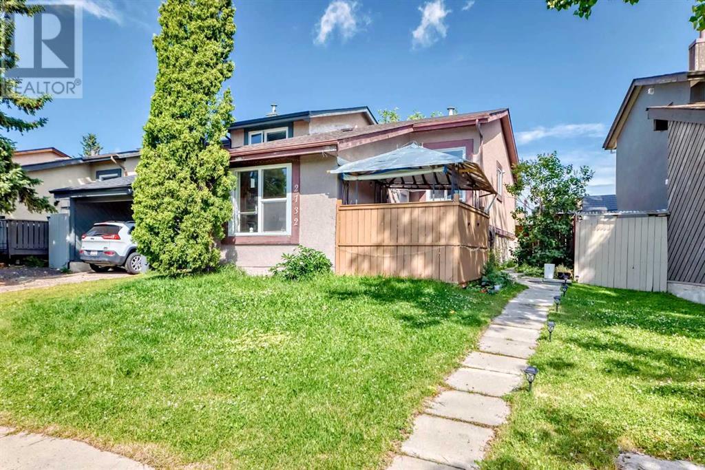 Single Family House 3 Level for Sale in   Street NE Pineridge Calgary 