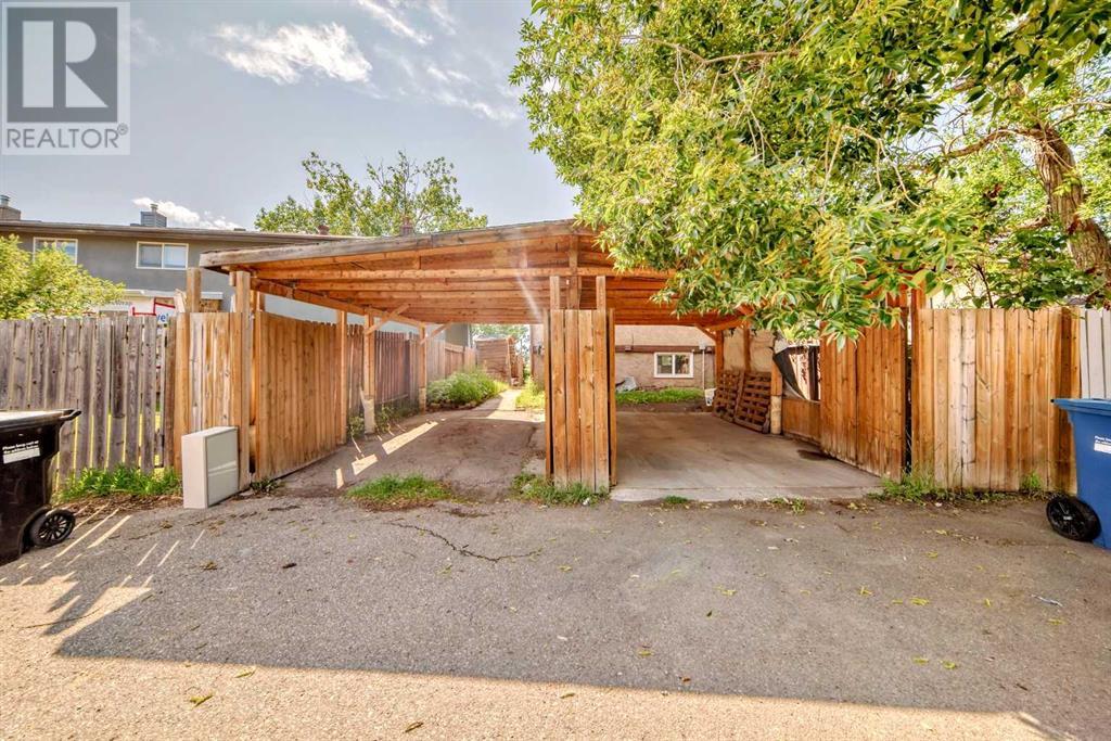 Single Family House 3 Level for Sale in   Street NE Pineridge Calgary 