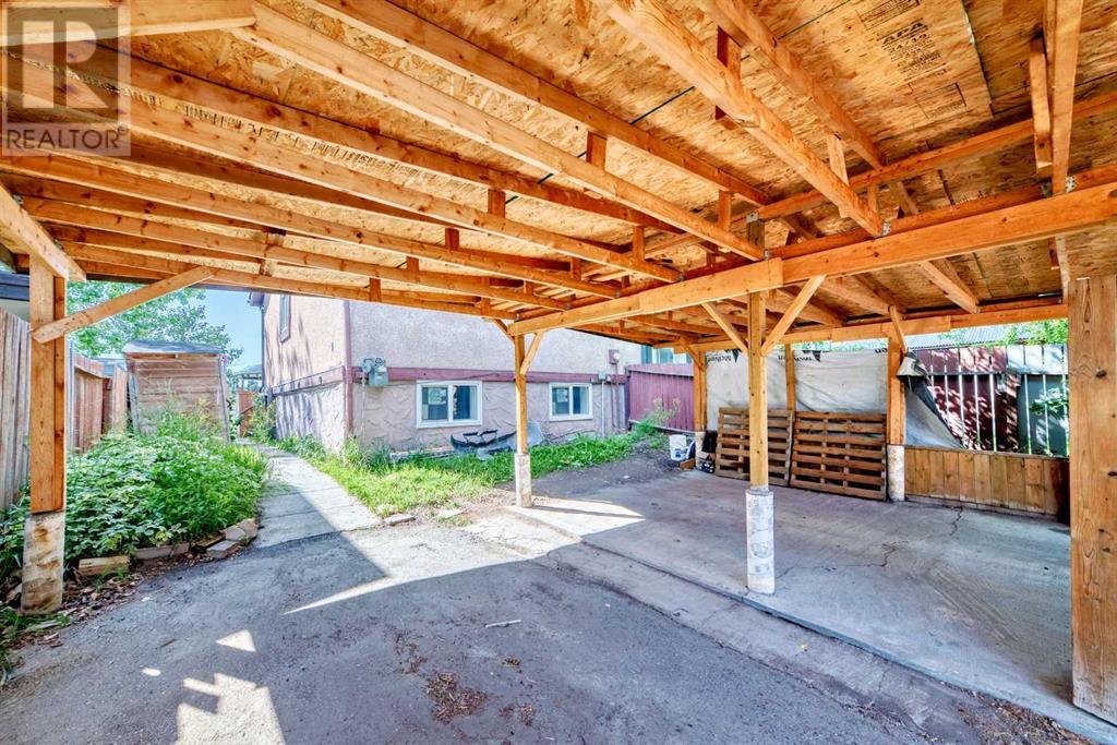 Single Family House 3 Level for Sale in   Street NE Pineridge Calgary 