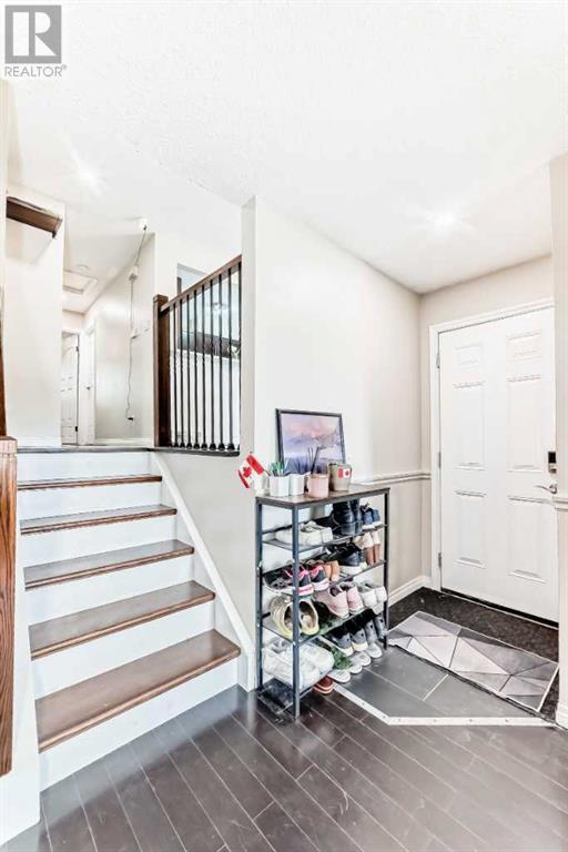 Single Family House 3 Level for Sale in   Street NE Pineridge Calgary 