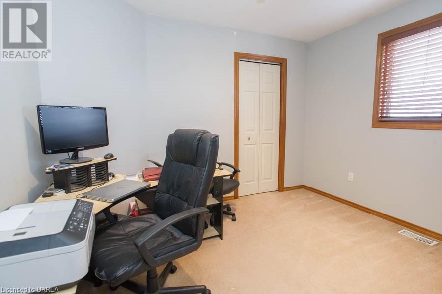 Photo 19 of 23 Garners Lane, Brantford ON