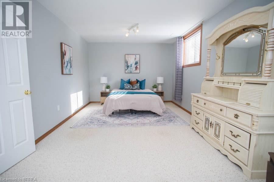Photo 25 of 23 Garners Lane, Brantford ON