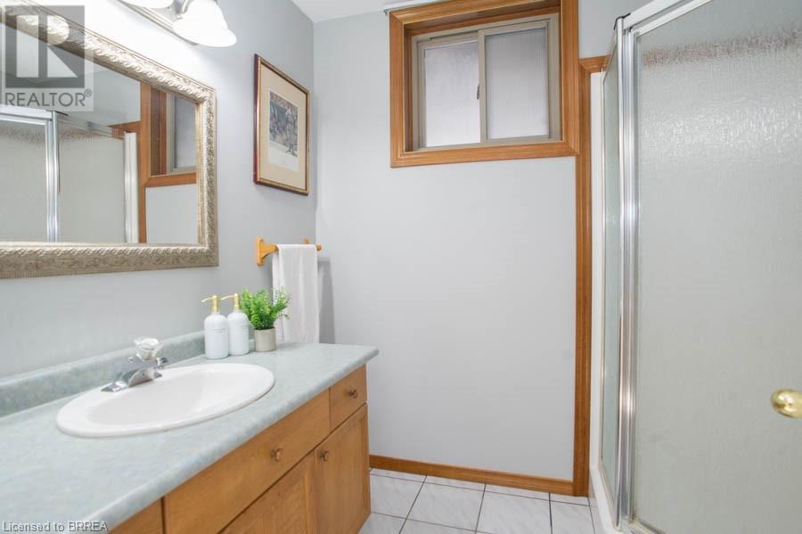 Photo 26 of 23 Garners Lane, Brantford ON