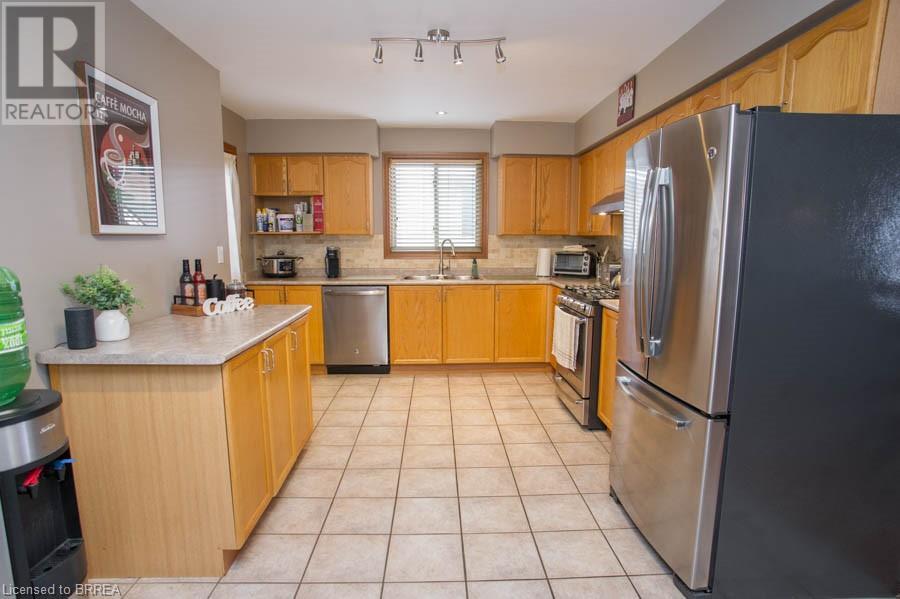 Photo 8 of 23 Garners Lane, Brantford ON