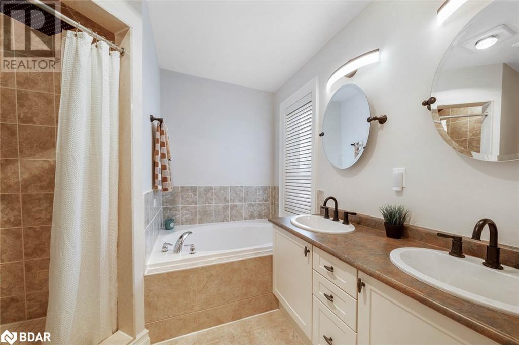 Photo 1 of 20 Wildrose Trail Unit 42, Collingwood ON