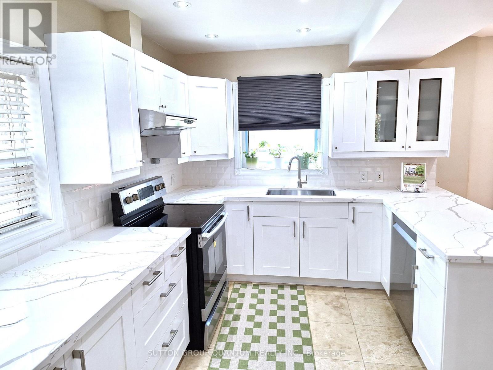 Photo 5 of 74 Cliff Street, Toronto ON
