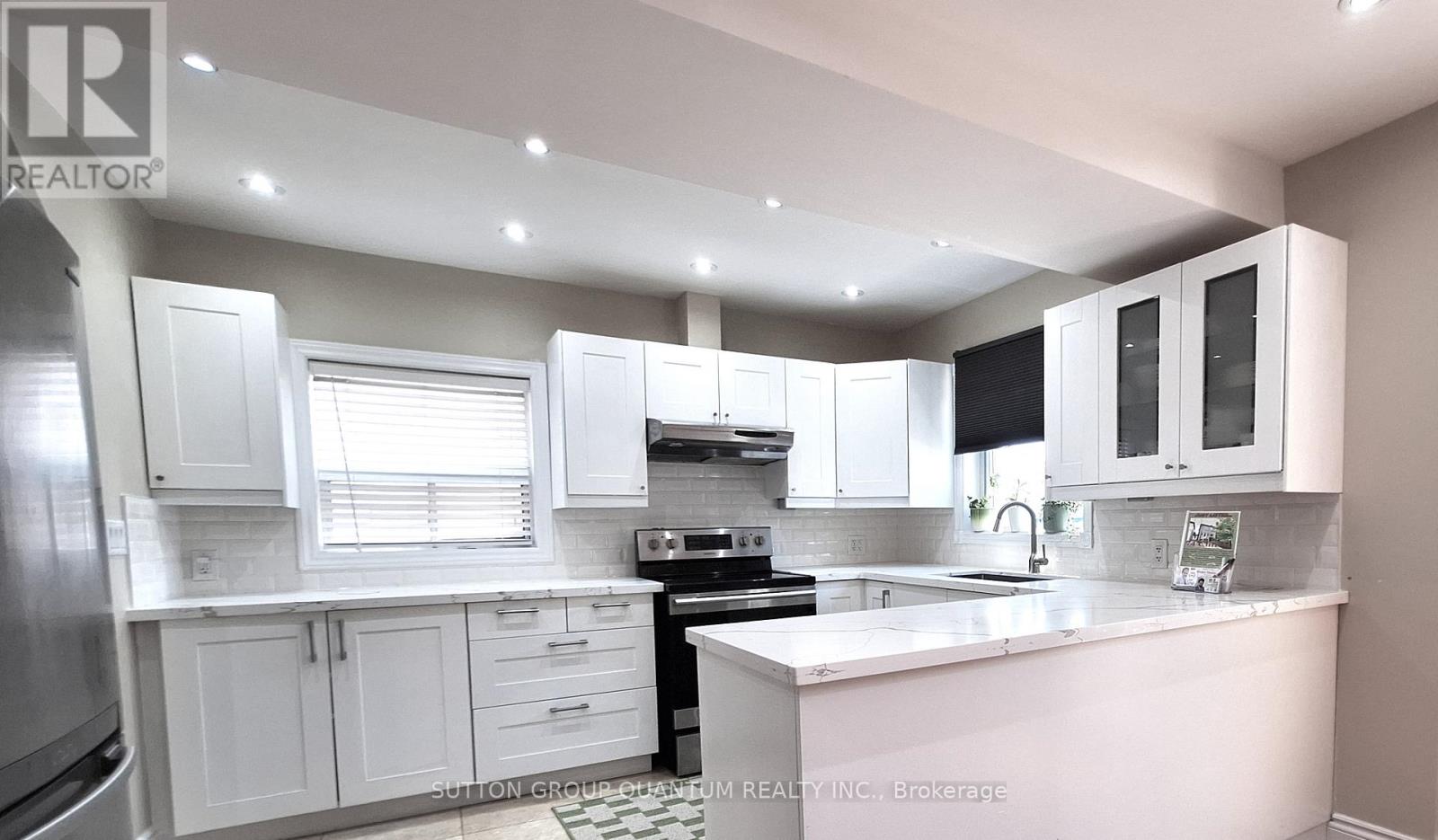 Photo 6 of 74 Cliff Street, Toronto ON