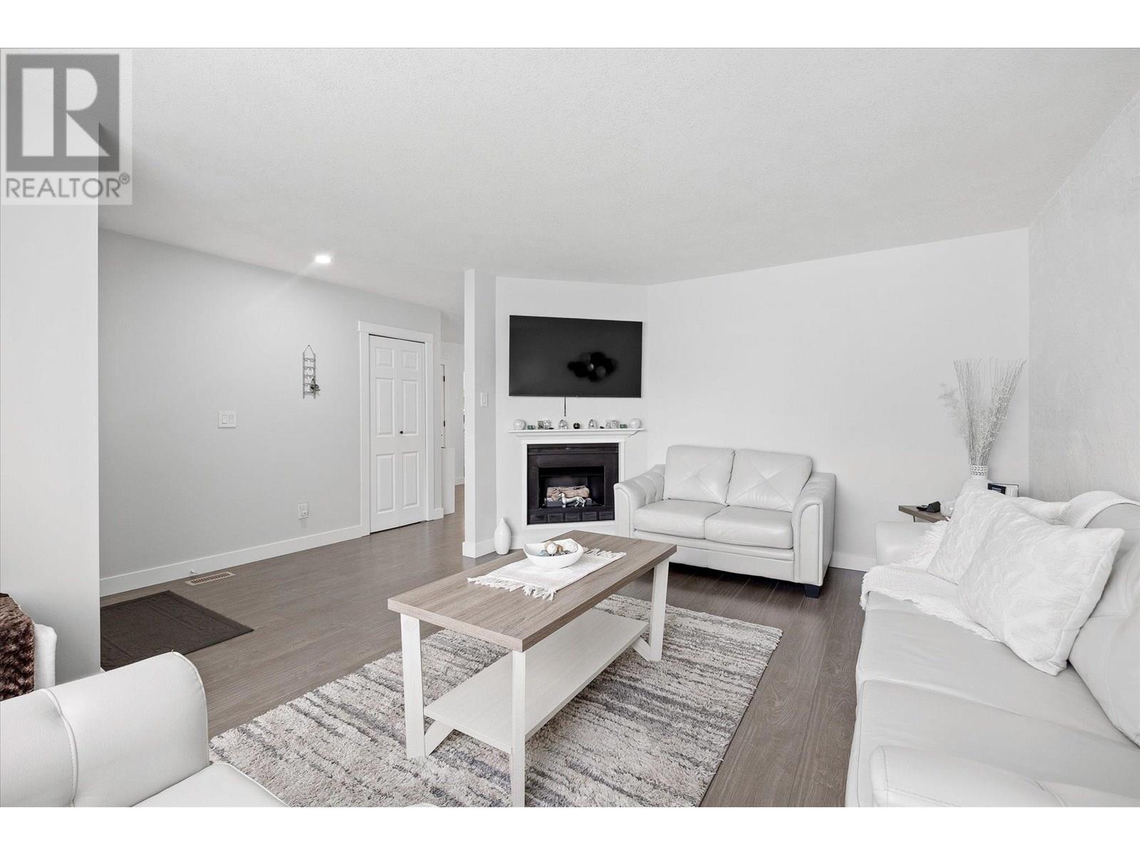 Photo 6 of 135 Almond Court, Kelowna BC