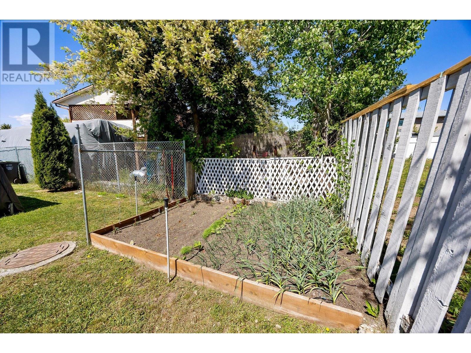 Photo 38 of 135 Almond Court, Kelowna BC