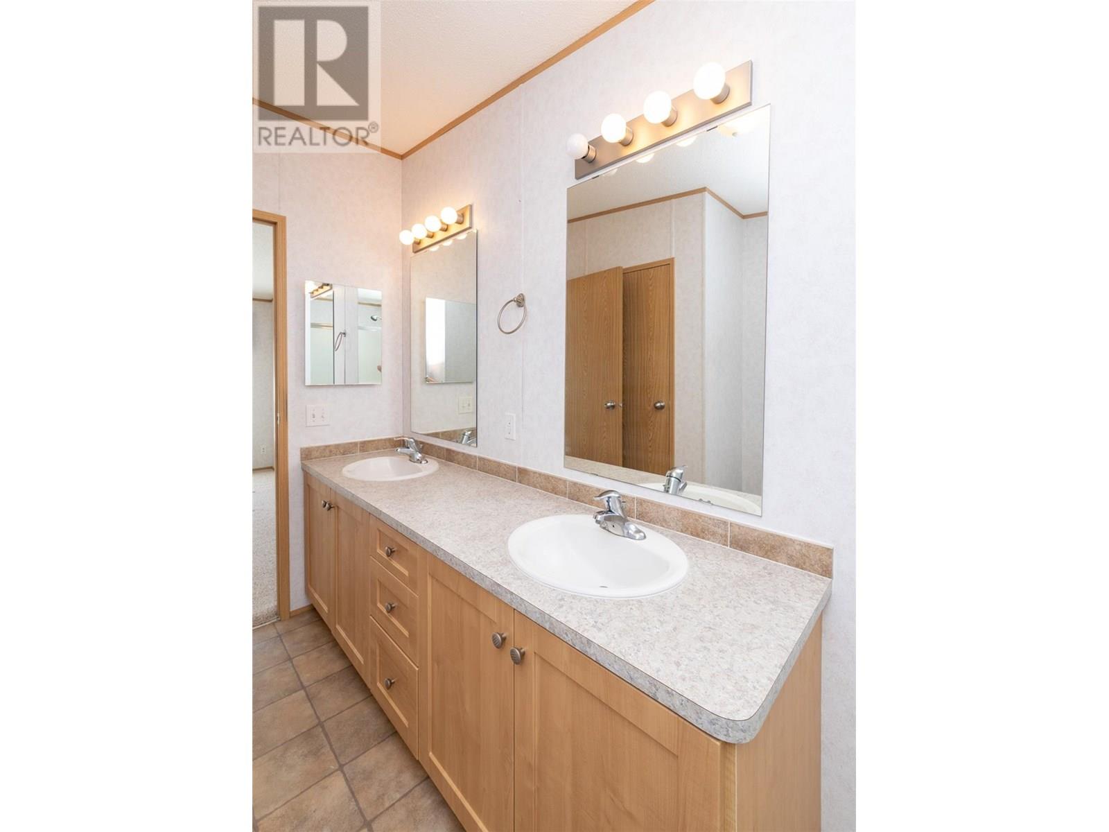 42 1885 Tappen Notch Hill Road, Tappen