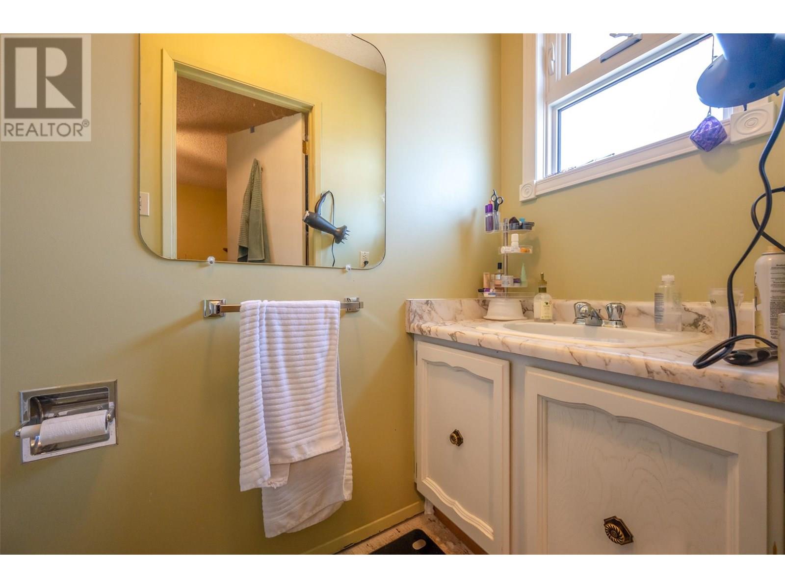 171 Huth Avenue, Penticton