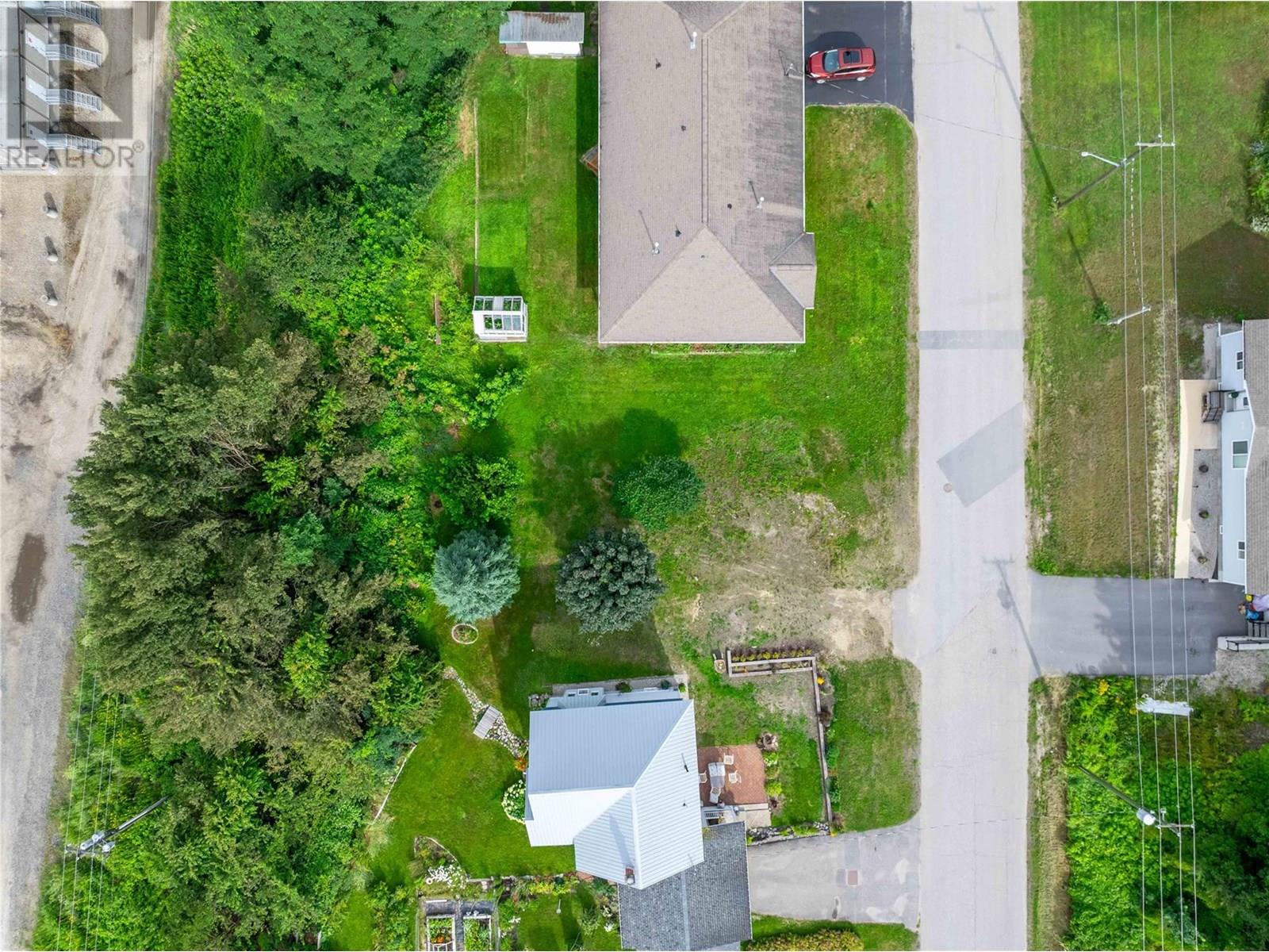 157 Track Street E, Revelstoke