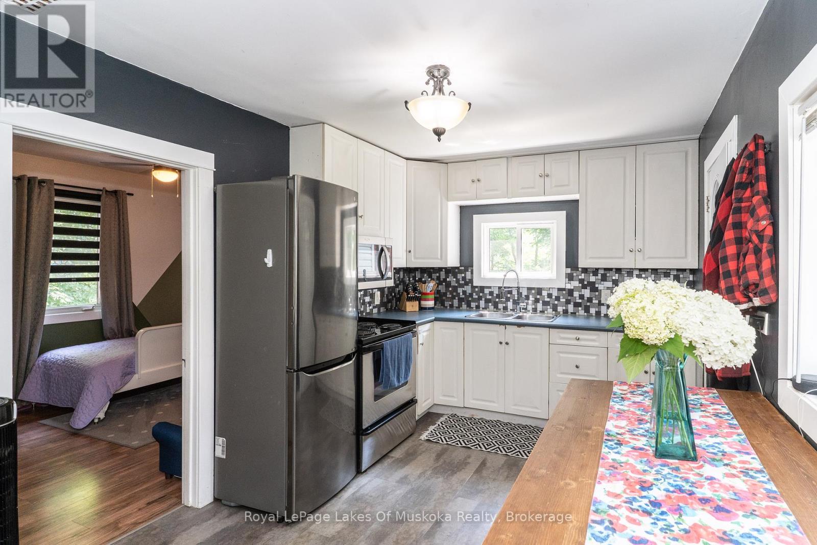 Photo 13 of 31 Florence Street W, Huntsville ON