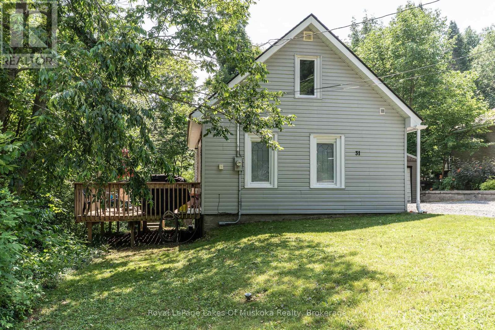Photo 38 of 31 Florence Street W, Huntsville ON