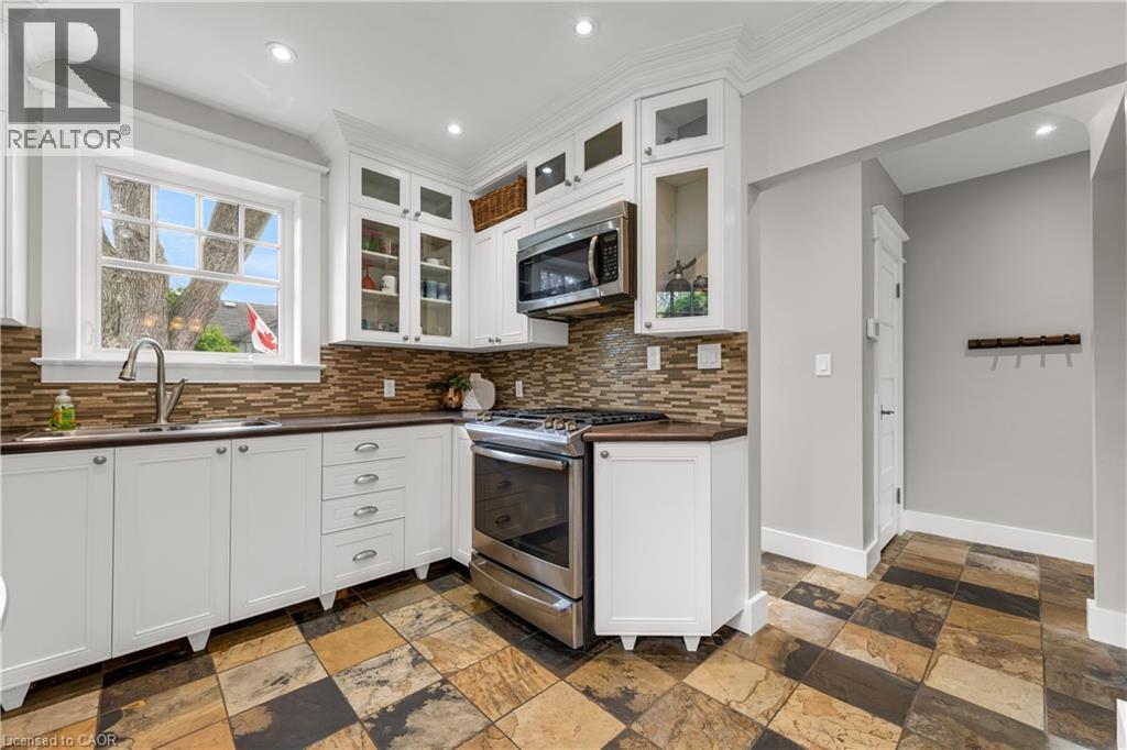 Photo 13 of 605 Emerald Street, Burlington ON