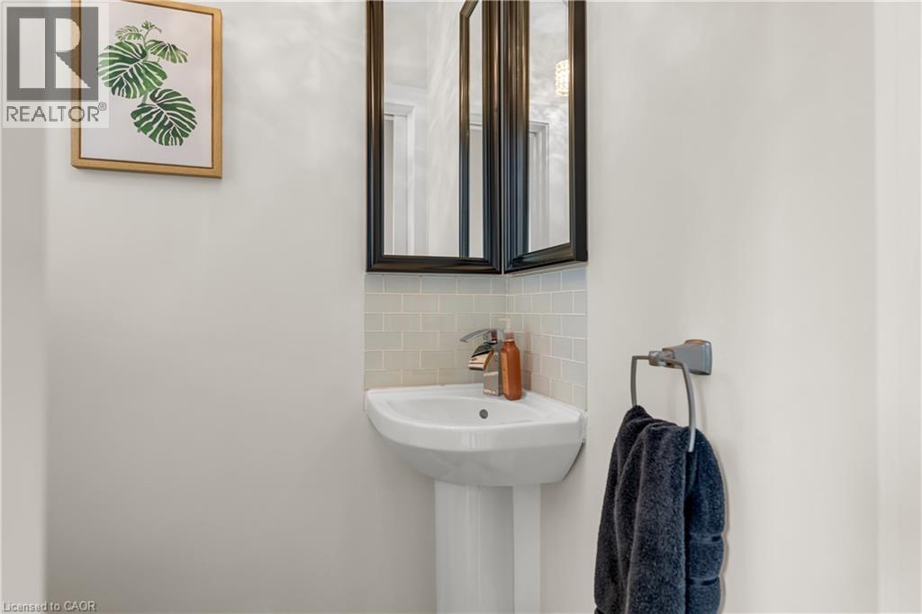 Photo 16 of 605 Emerald Street, Burlington ON
