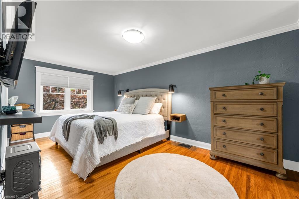 Photo 17 of 605 Emerald Street, Burlington ON