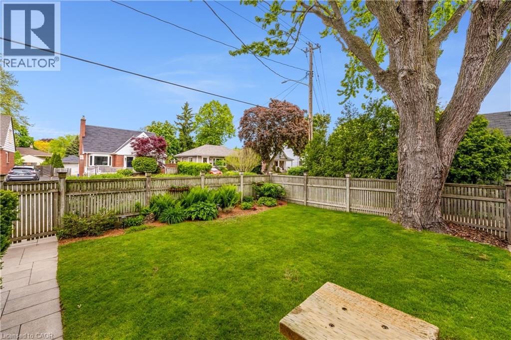 Photo 37 of 605 Emerald Street, Burlington ON
