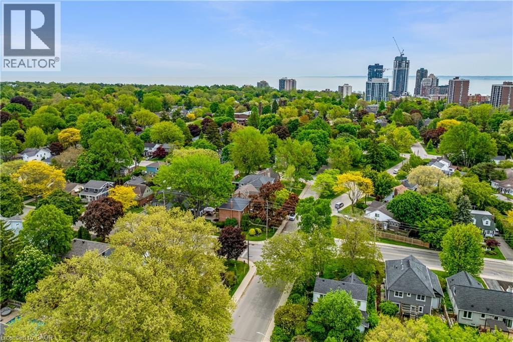 Photo 42 of 605 Emerald Street, Burlington ON
