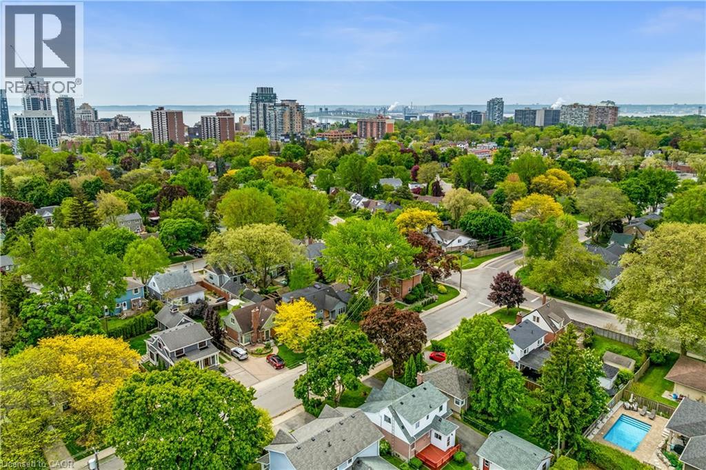 Photo 44 of 605 Emerald Street, Burlington ON