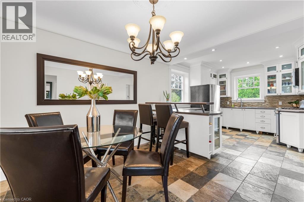 Photo 9 of 605 Emerald Street, Burlington ON