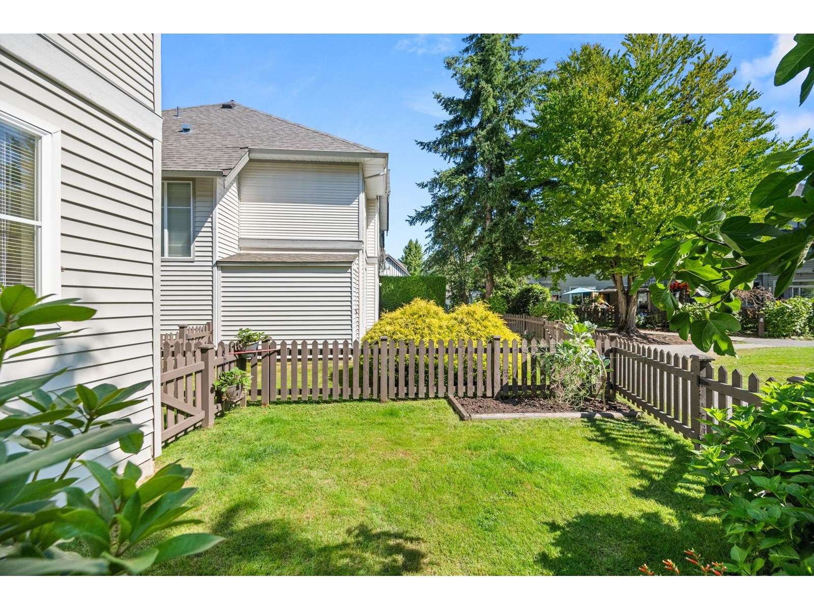 Photo 34 of 51 6465 184 A Street, Surrey BC