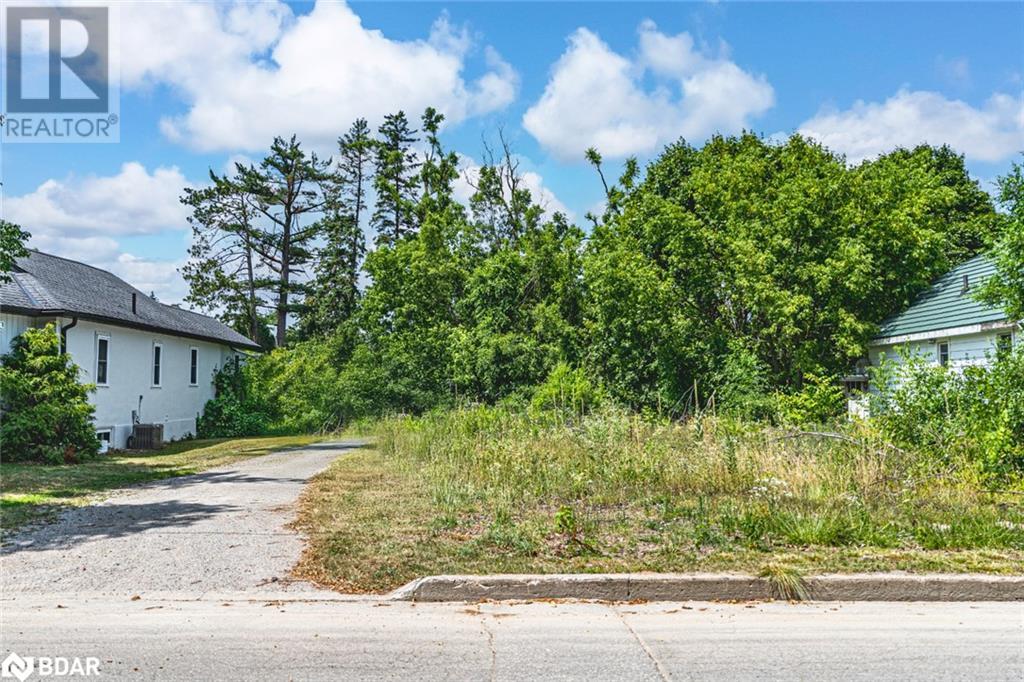 Photo 5 of 40 Perry St, Barrie ON