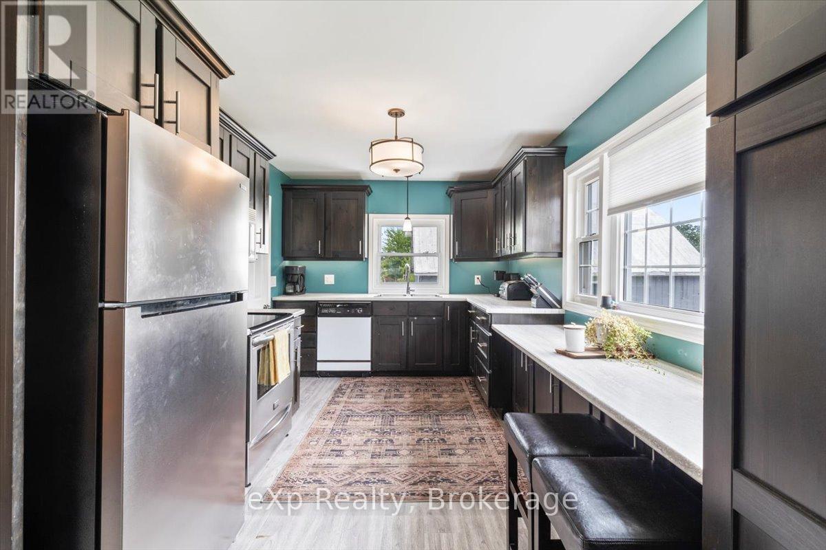 Photo 11 of 220 Owen Sound Street, Southgate ON