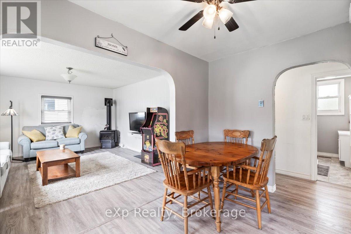 Photo 8 of 220 Owen Sound Street, Southgate ON