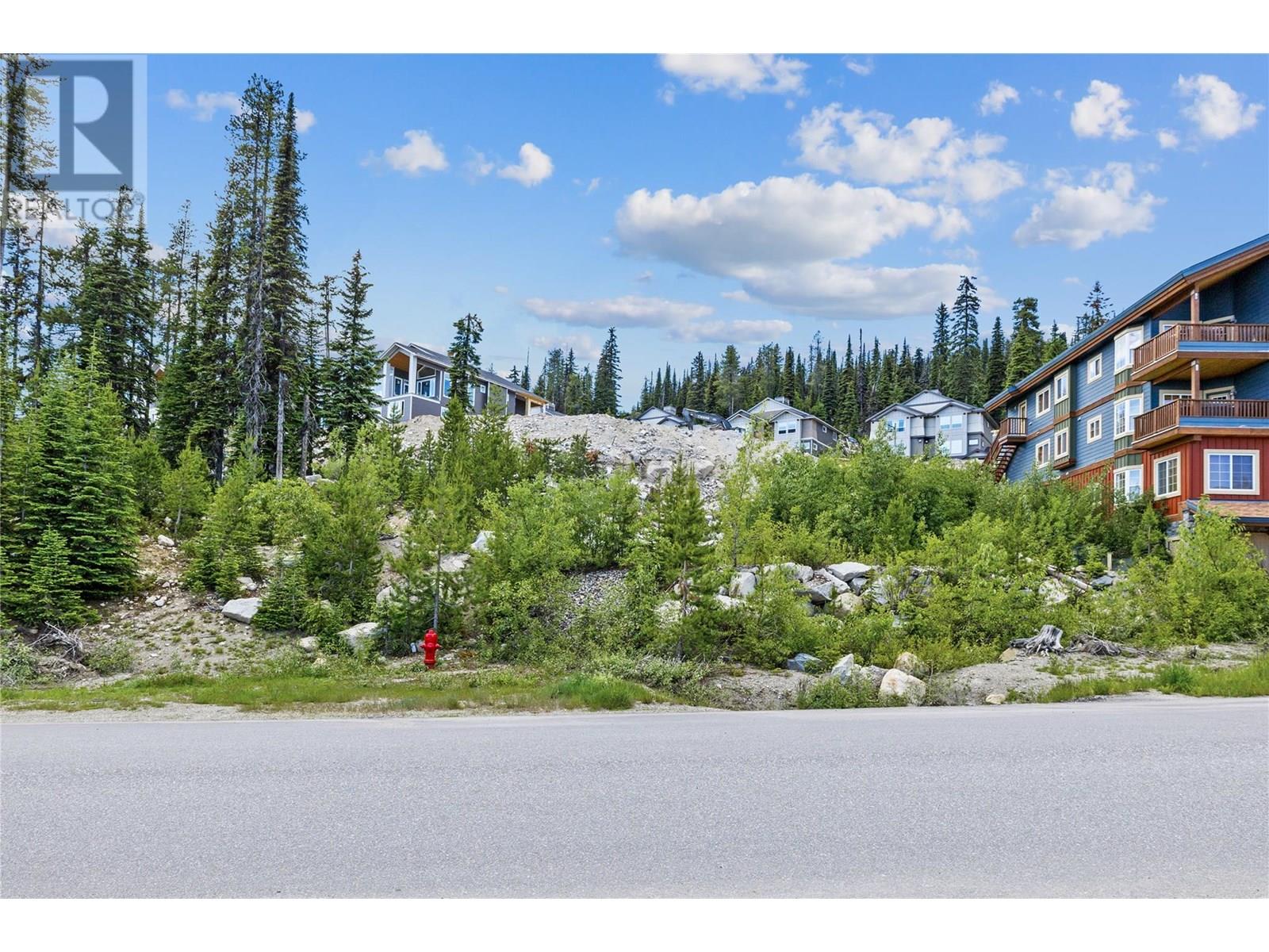  5850 Snow Pines Way, Big White