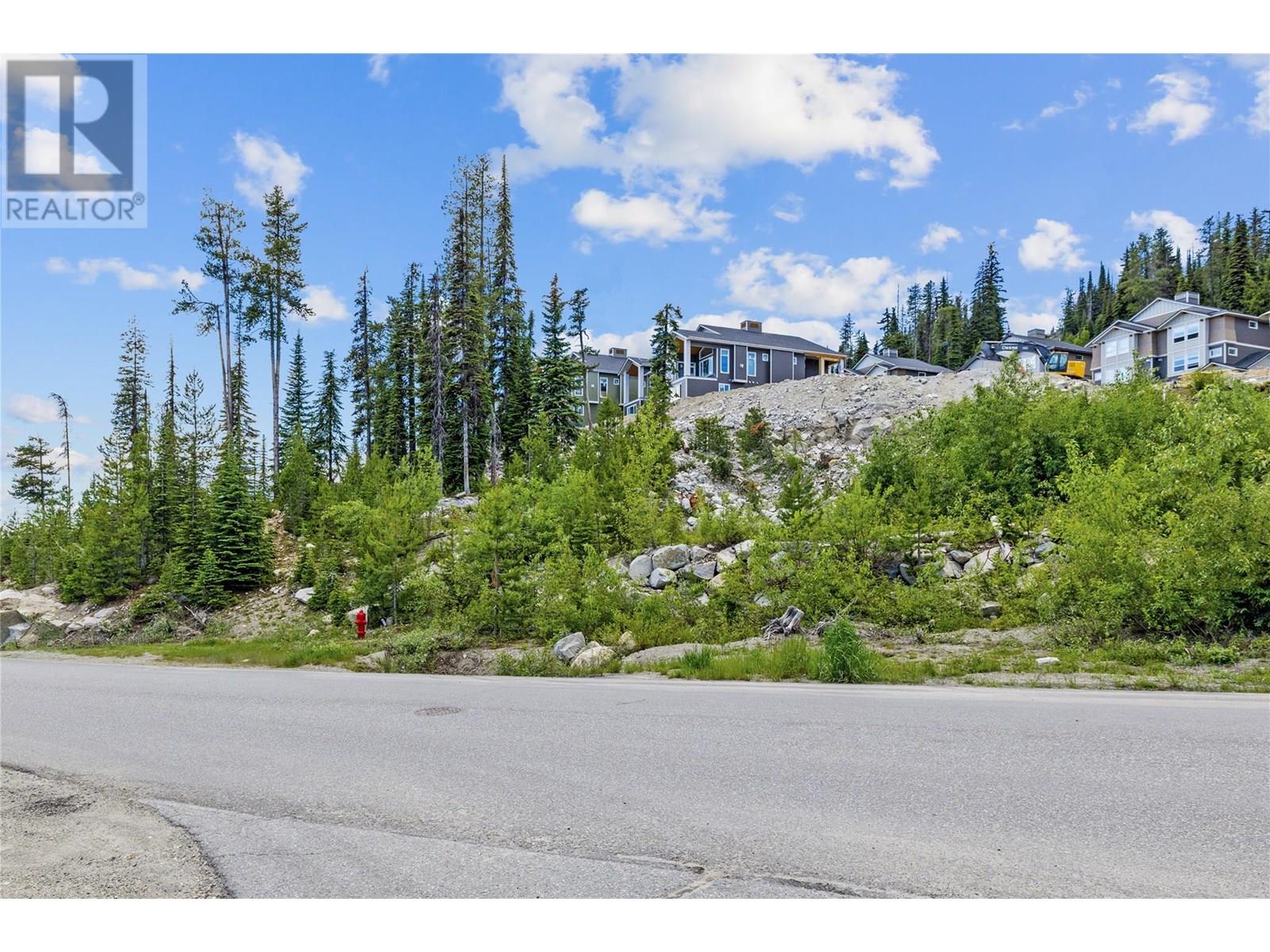  5850 Snow Pines Way, Big White