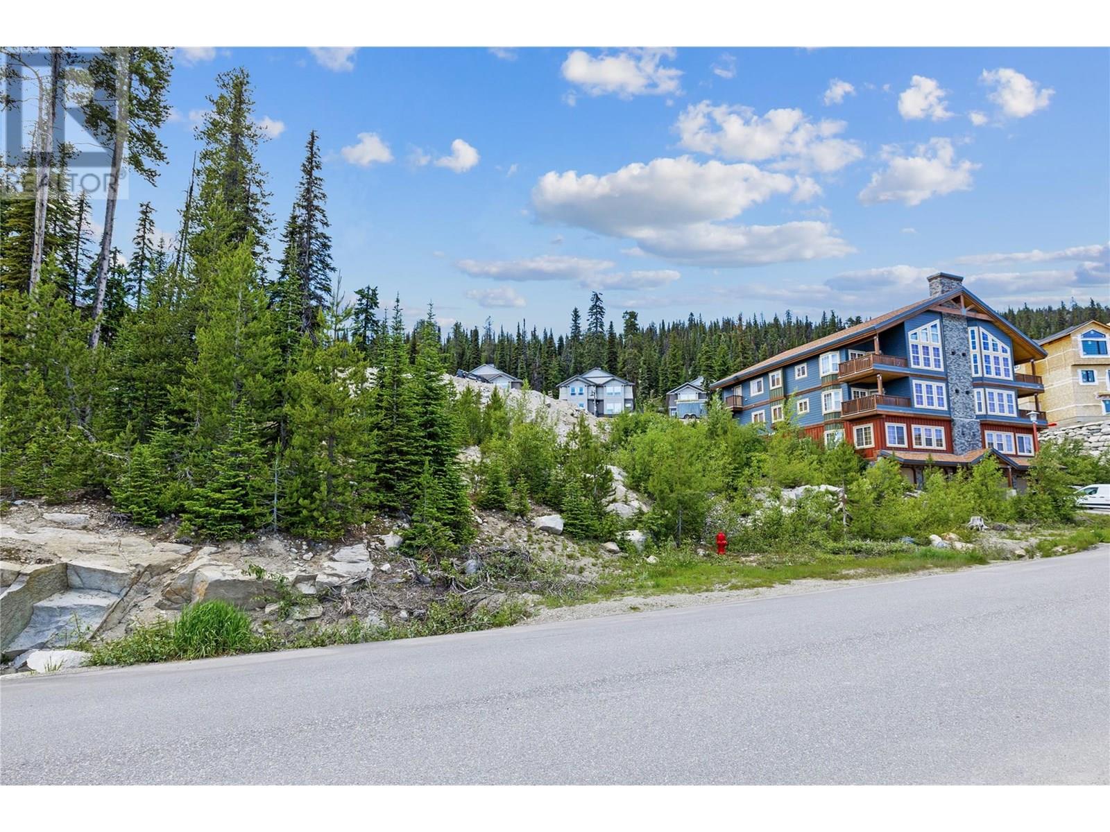  5850 Snow Pines Way, Big White