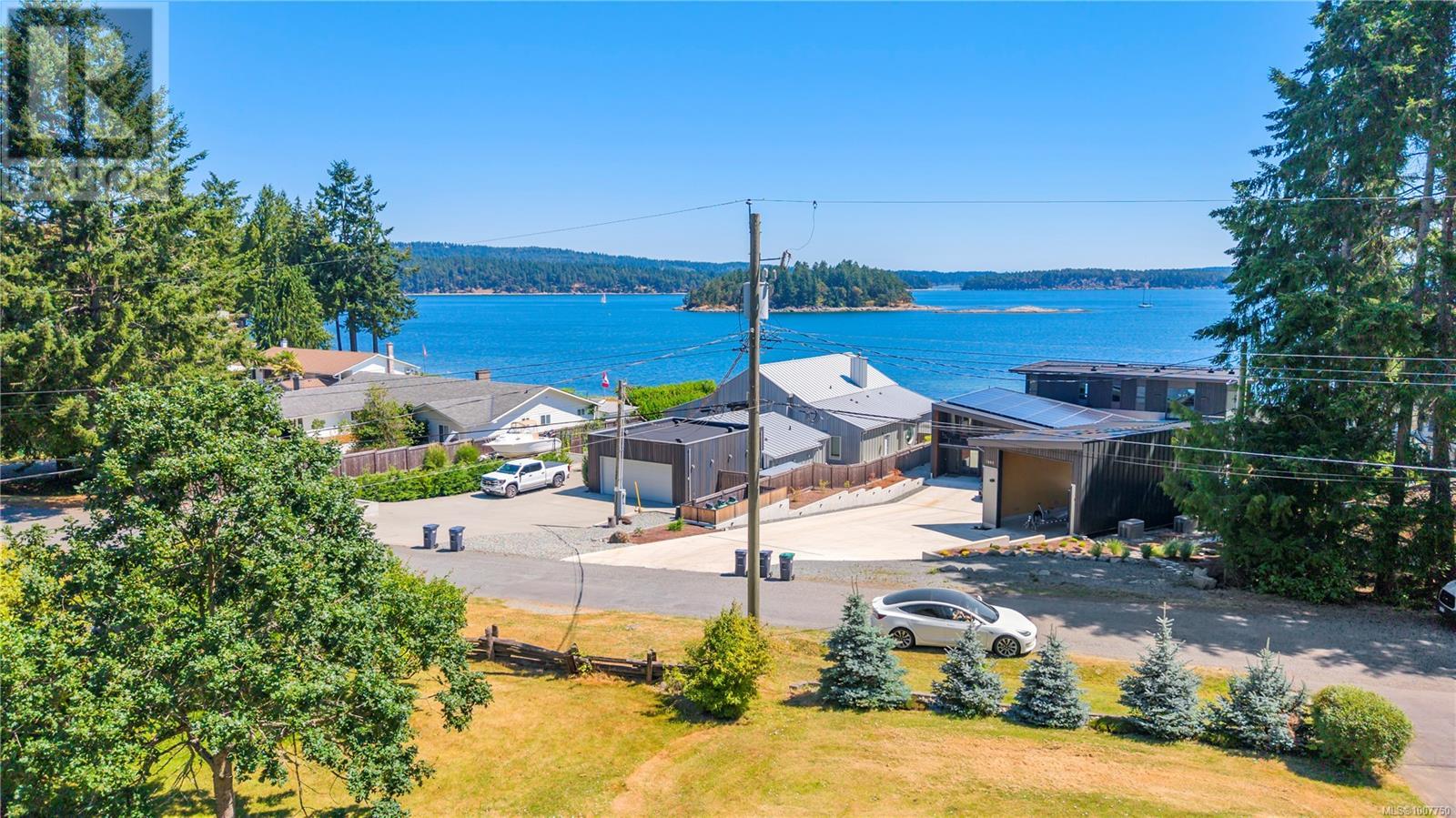 Photo 11 of 1671 Fawcett Rd, Nanaimo BC